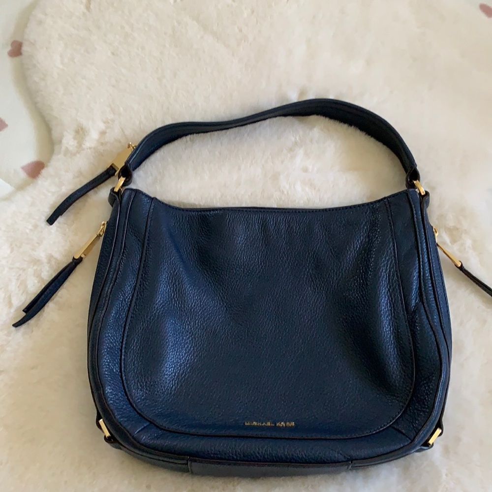 Michael kors shoulder bag, beautiful navy color